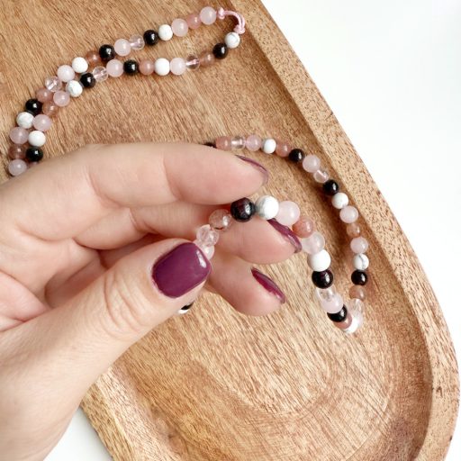 női szeretet ásvány nyaklánc